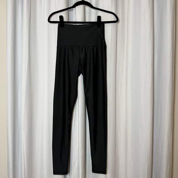 aerie Pants - Aerie OFFLINE Black High Rise 7/8 Leggings Size Medium Stretch Activewear